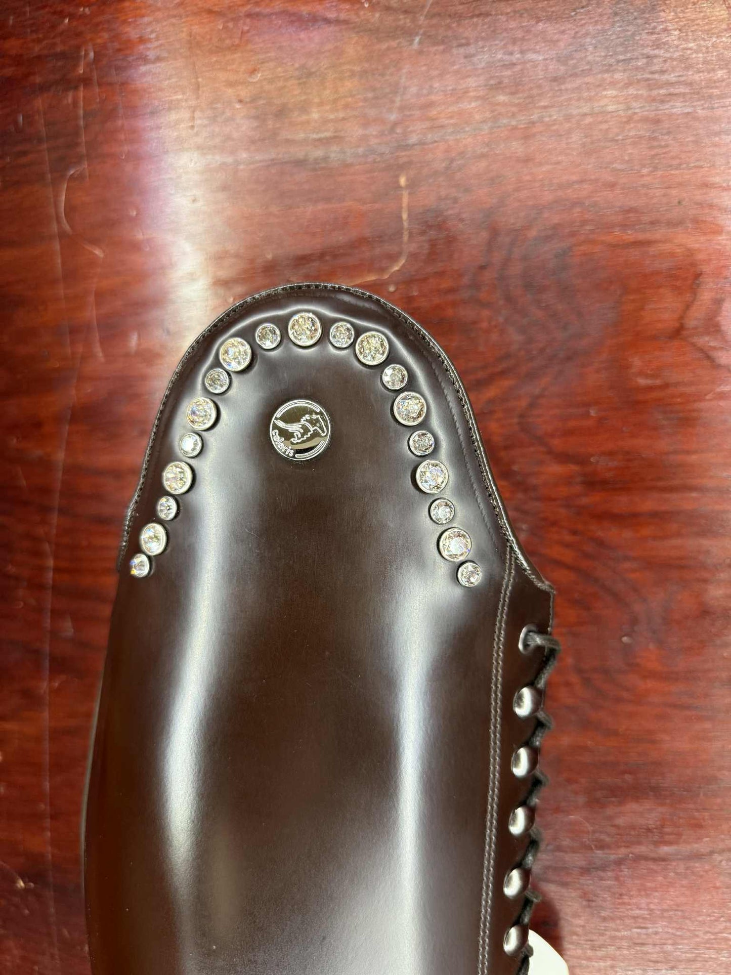 Celeris Bia Handpolished brown- Lagervare