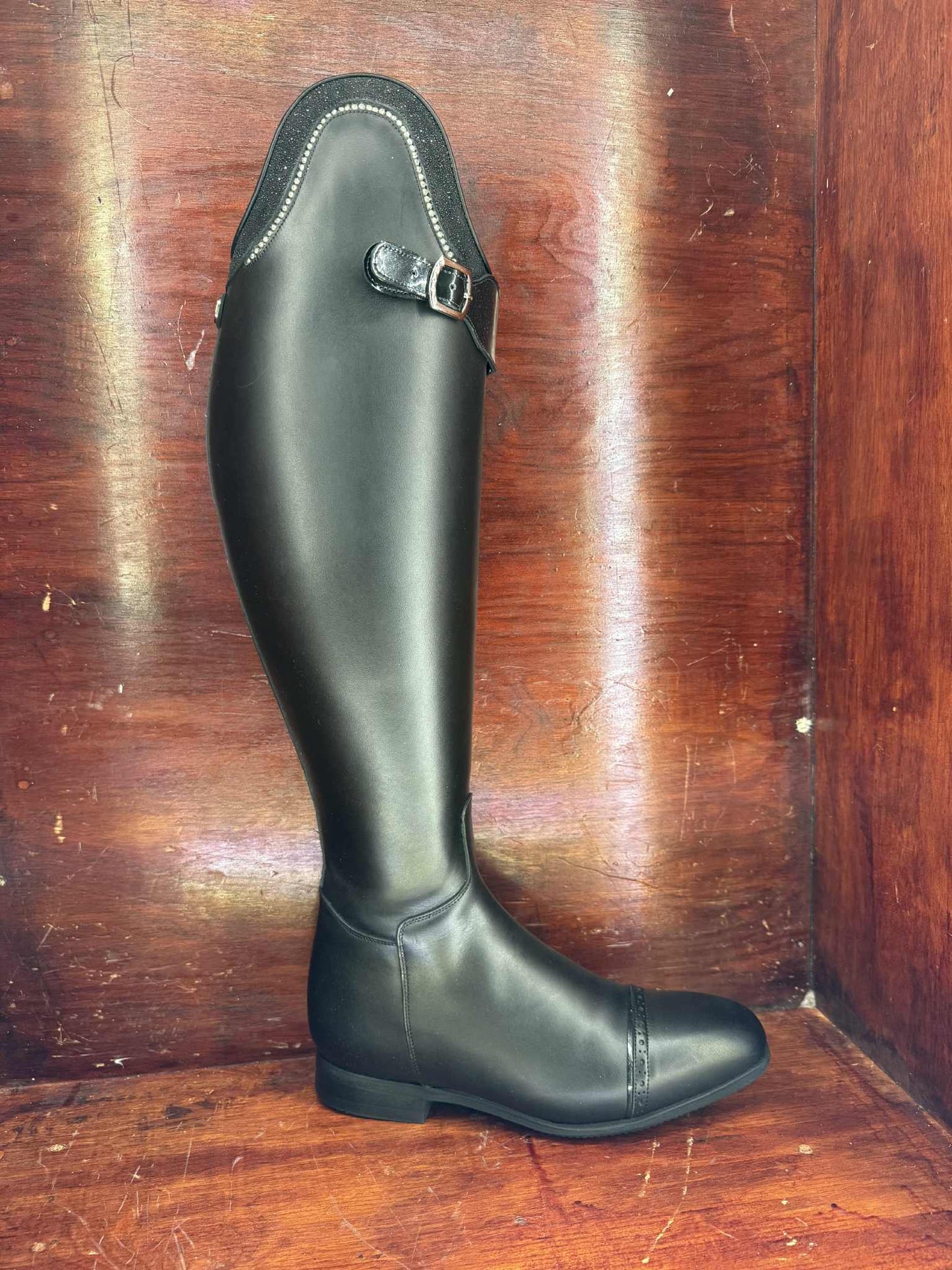 Celeris Amazona Mid Sheen Black