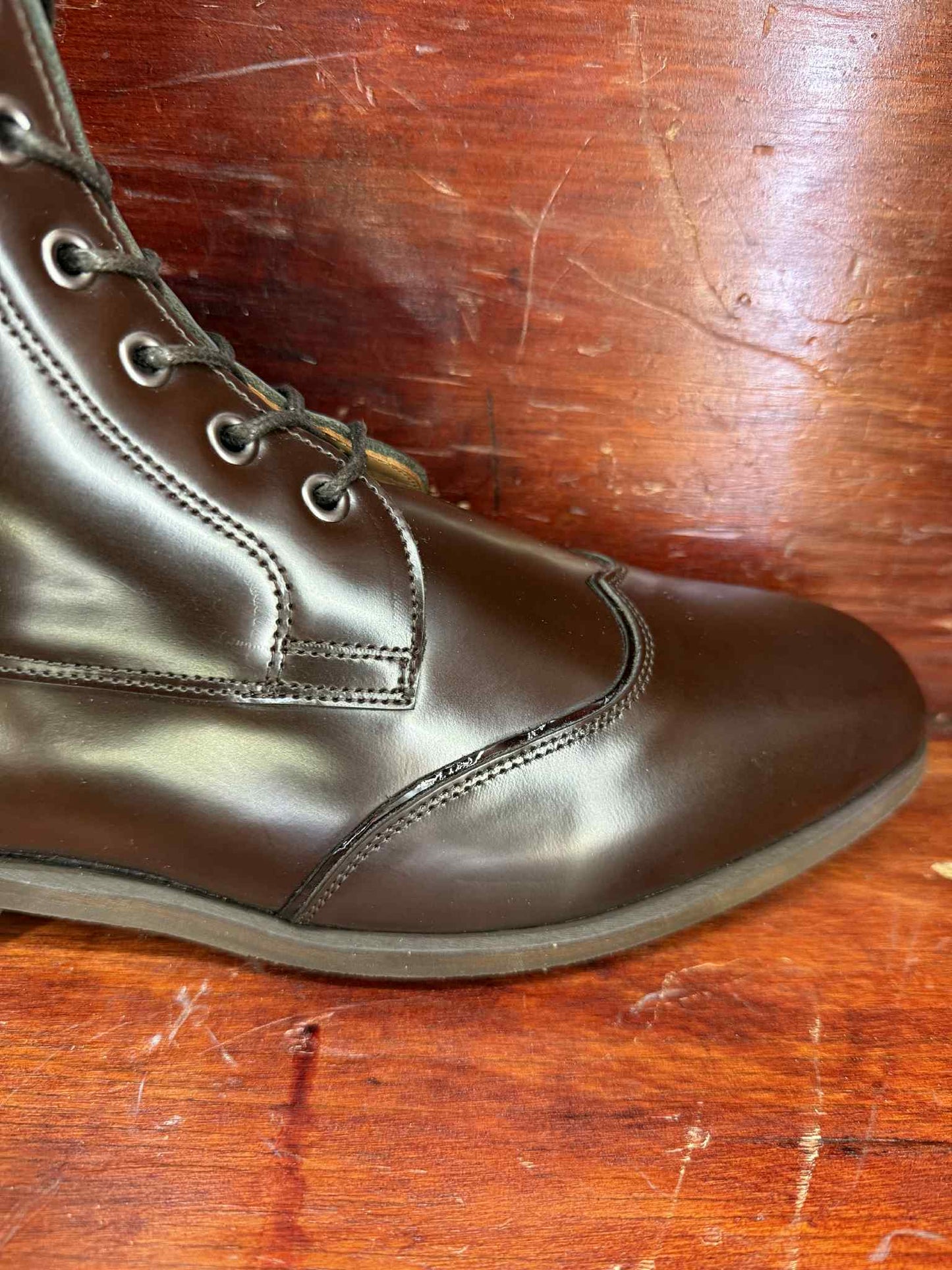 Celeris Bia Handpolished brown- Lagervare