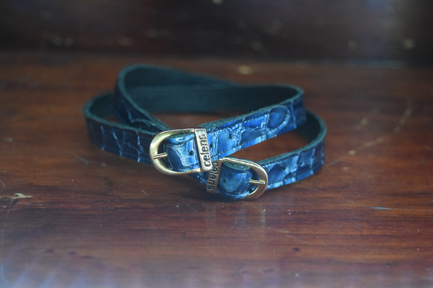 Celeris Sporeremme Royal blue faux croc gloss